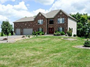 8612 Wildrose Ln, Marengo, IL 60152