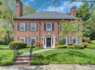 33 Dryden Ave, Pawtucket, RI 02860