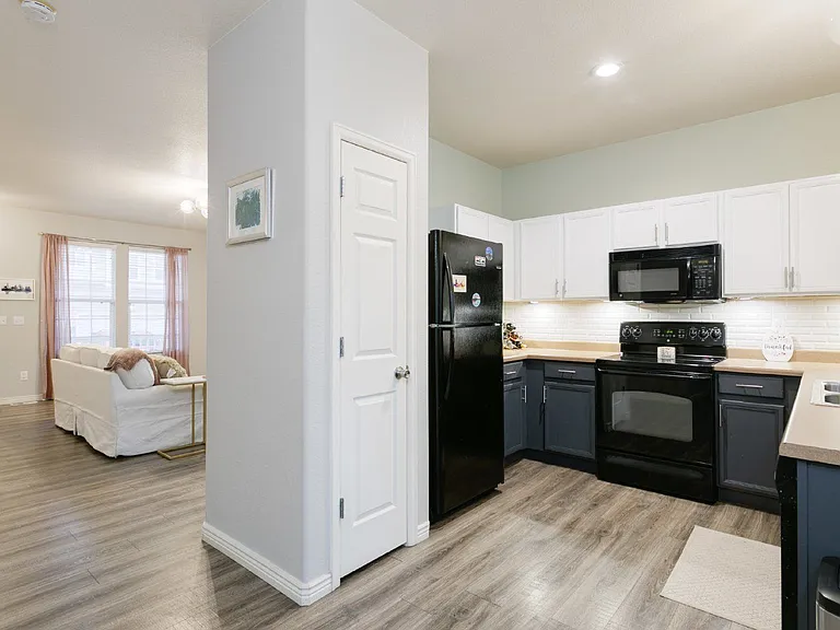 7860 Sandy Springs Point — Photo 12