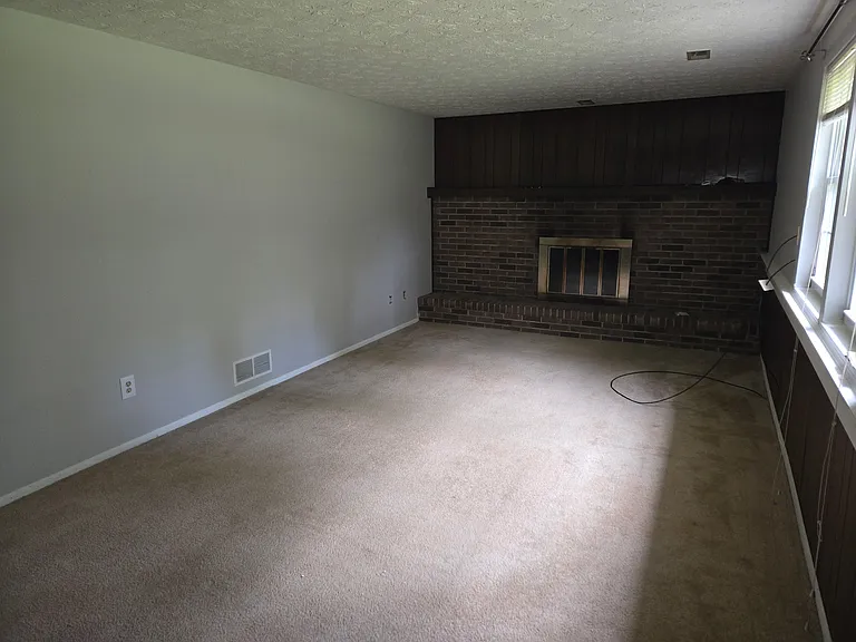 2724 Jupiter Dr — Photo 12