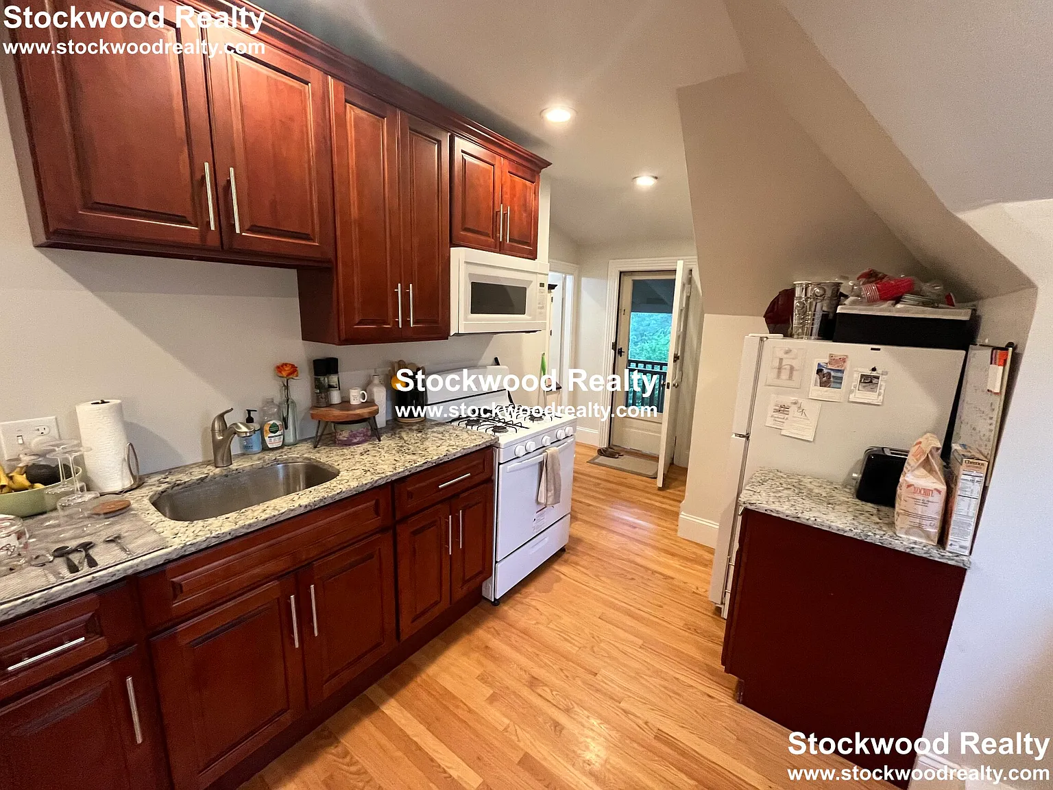 90 Lyndhurst St — Photo 3
