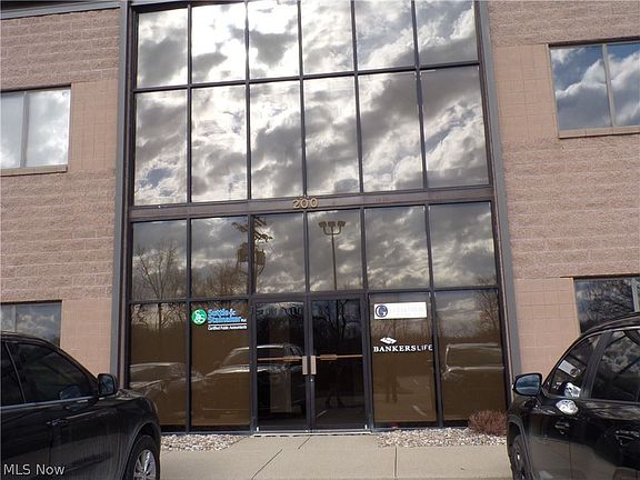 3rd image of 200 Star Ave