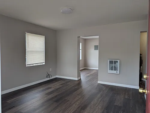 1028 W South St Photo 1