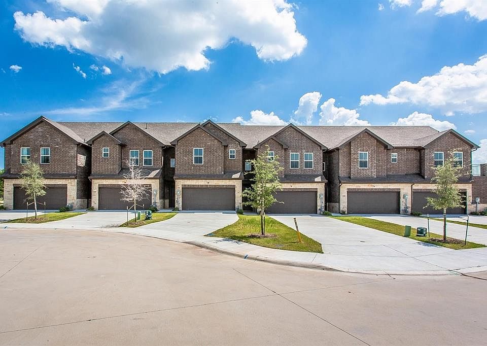 1st image of 4829 Oak Creek Dr