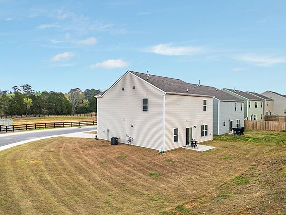 5th image of 3266 Meadow Creek Way NE