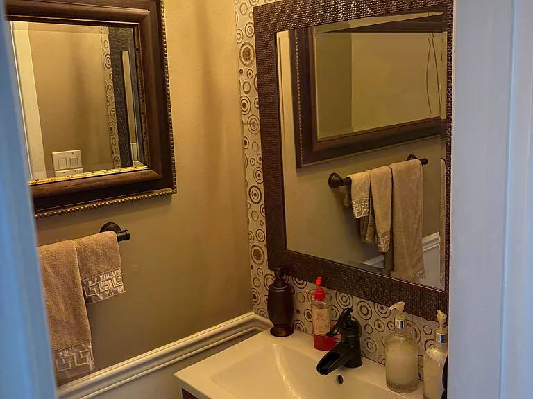 137 Madoc Dr — Photo 14