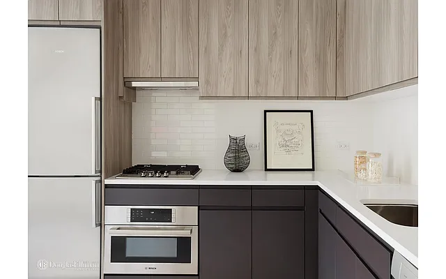 Rented by Douglas Elliman | media 27