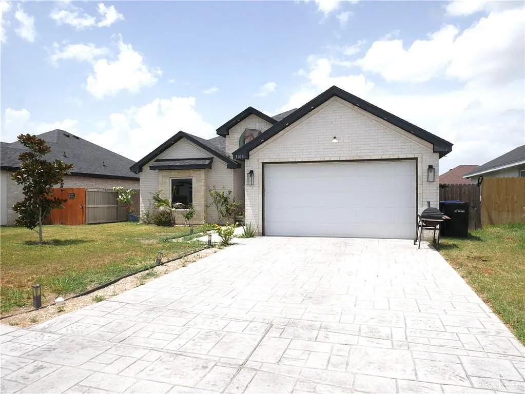 3 bed, 2.5 bath, 1919 sqft, $2,500 — Photo 3