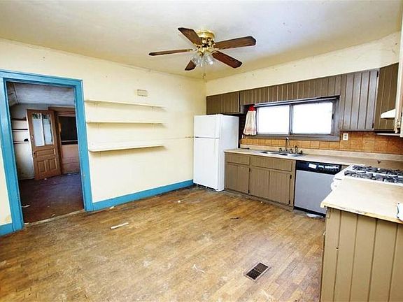 2nd image of 321 W Main St