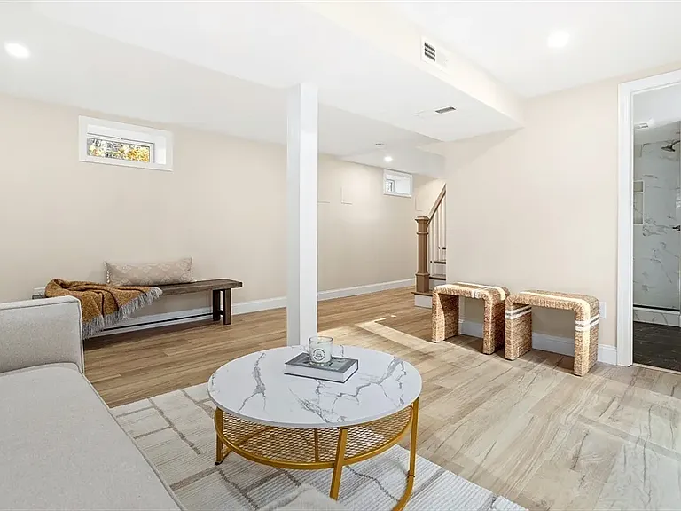 44 Dudley Rd — Photo 8