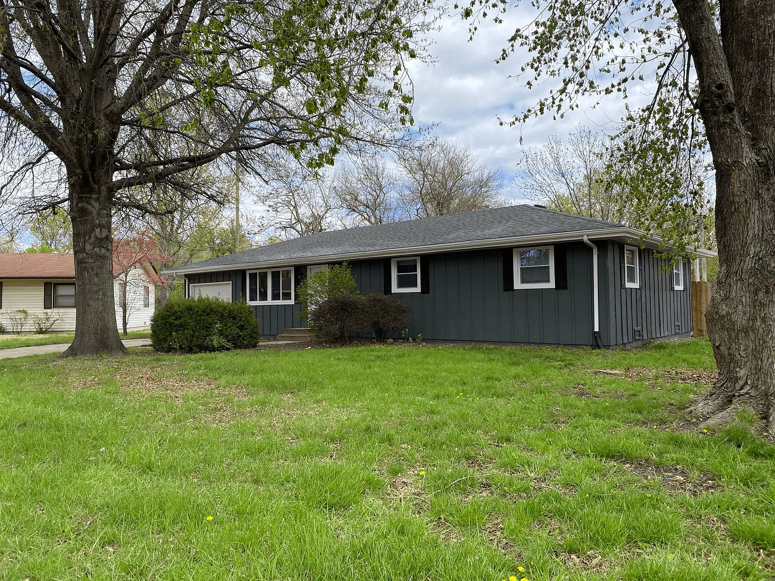 3 bed, 1196 sqft, $1,750 — Photo 2