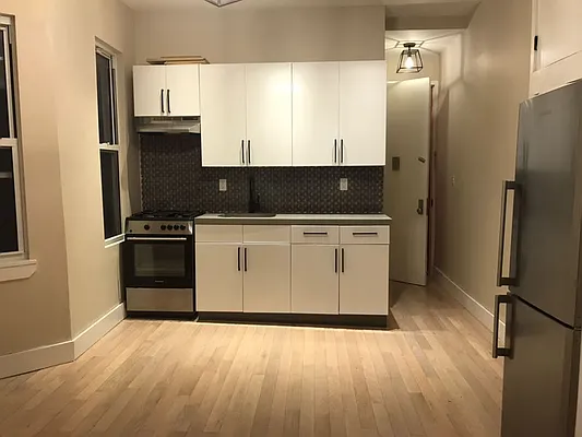 Rented by Premier Metro Realty Corp | media 14