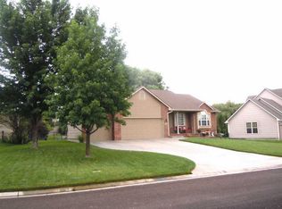 811 N Candia Cir, Rose Hill, KS 67133