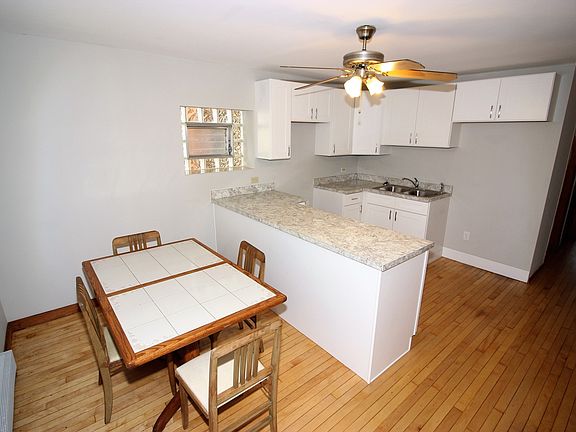 4th image of 5317 W Newport Ave