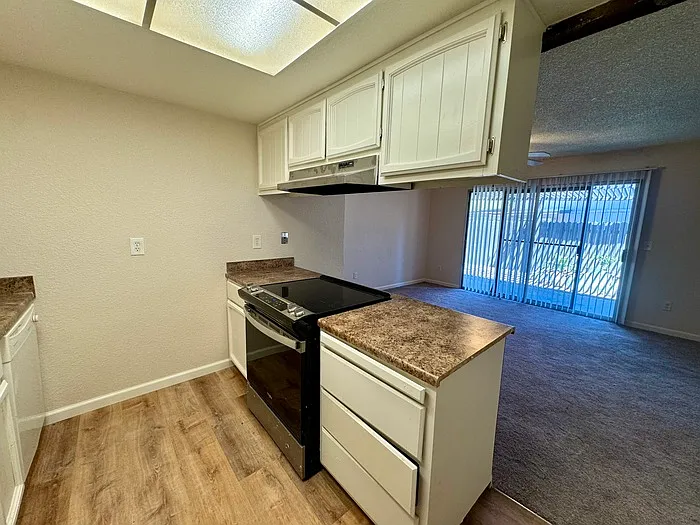 5943 Moss Creek Cir — Photo 11