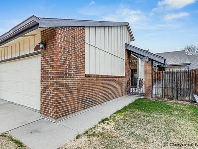 208 Lake Shore Dr, Cheyenne, WY, 82009