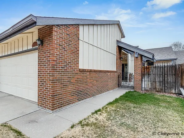 208 Lake Shore Dr, Cheyenne, WY 82009