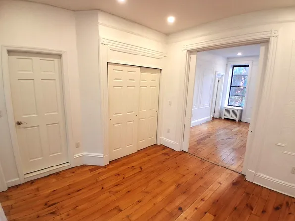 605 Carroll Street image 5 of 8