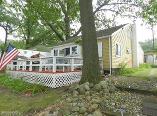 12396 Hubbards Cove Dr, Plainwell, MI 49080