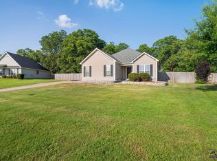 135 Pond Dr, Kathleen, GA 31047