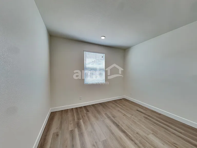2448 S Deborah Ave — Photo 13