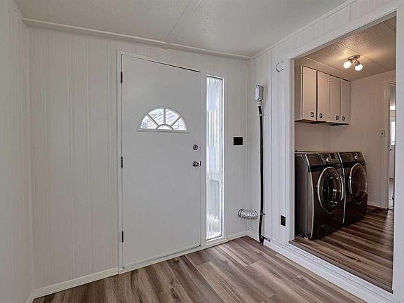 4th image of 99 Arbour Lake Rd NW #303