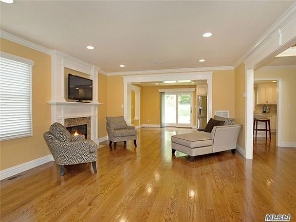 3rd image of 9 Mary Ln