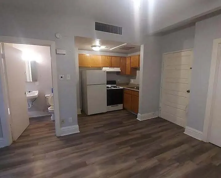 515 W Missouri Ave #7 — Photo 8