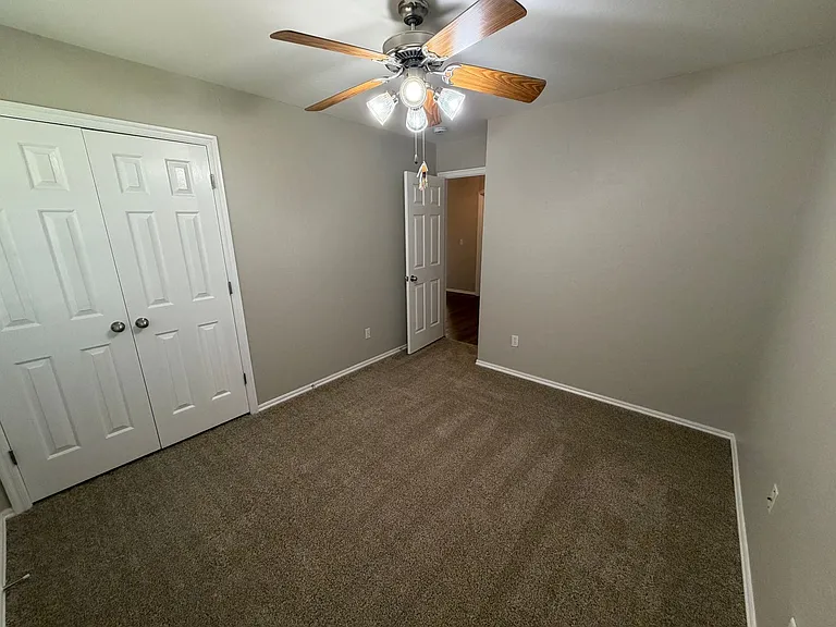 411 S Pointe Ln — Photo 13