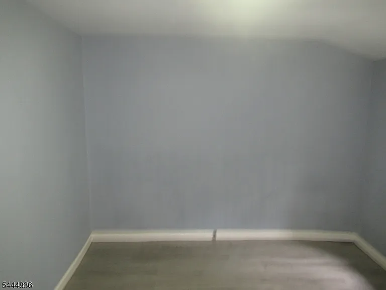 137 Thompson Ave — Photo 6