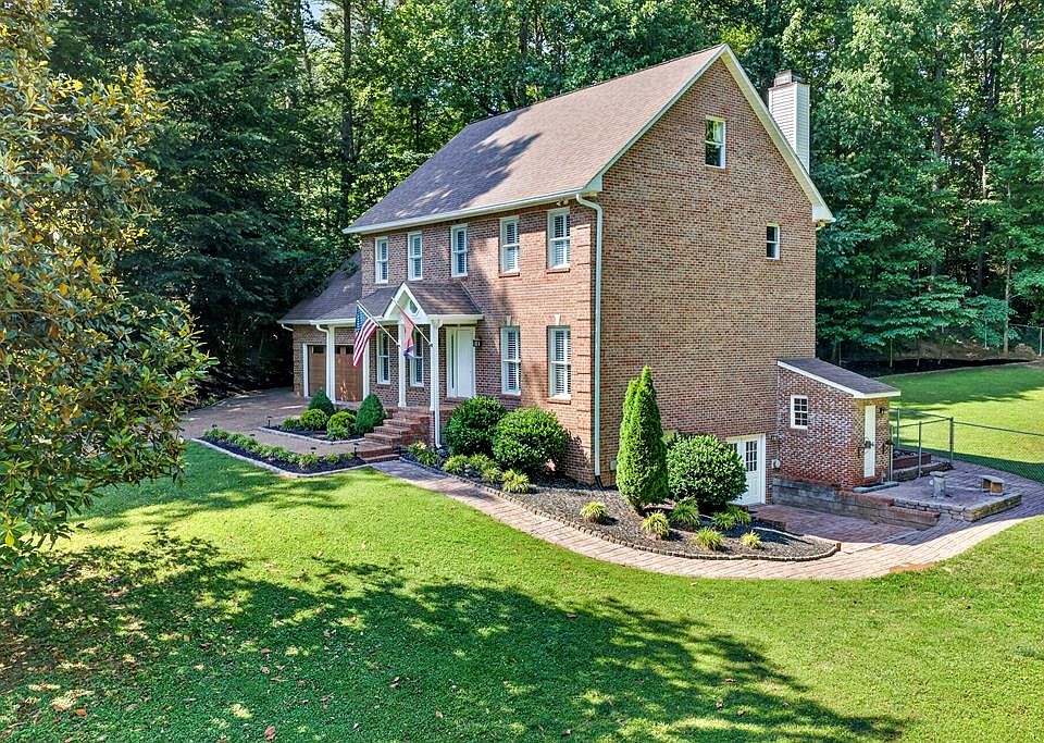 1st image of 1515 Little John Ln