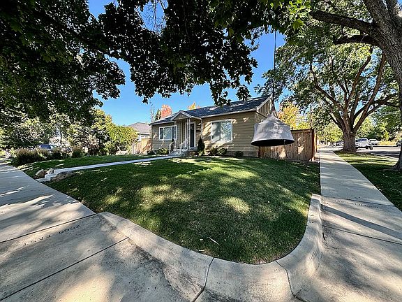 5th image of 1985 E Garfield Ave