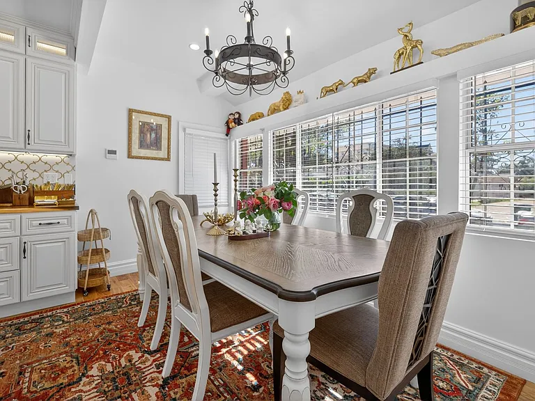 327 Vine St — Photo 12