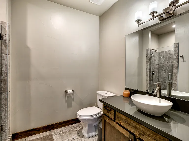 2425 Marshall Trl — Photo 21