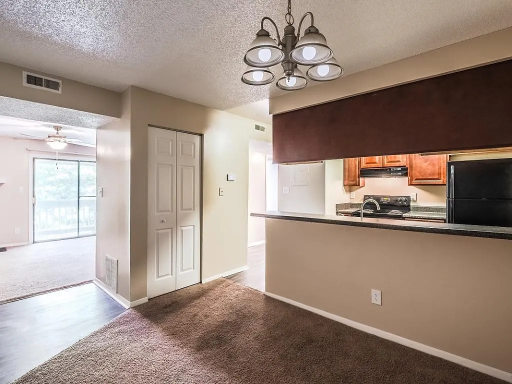 Keswick Apartments — Photo 4
