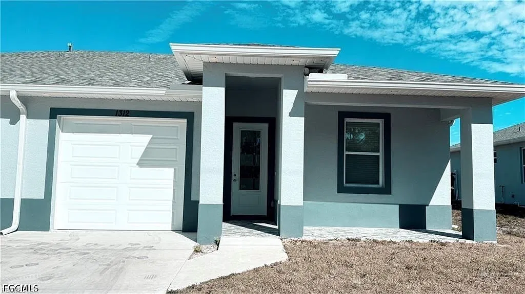 3 bed, 2.0 bath, 2392 sqft, $1,750 — Photo 1