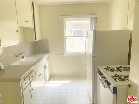 4th image of 3754 Vinton Ave #2A