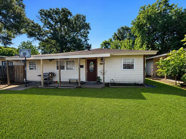 2025 9th St, Port Neches, TX 77651