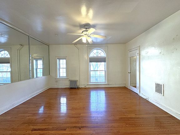 4th image of 1054 Sterling Pl #2