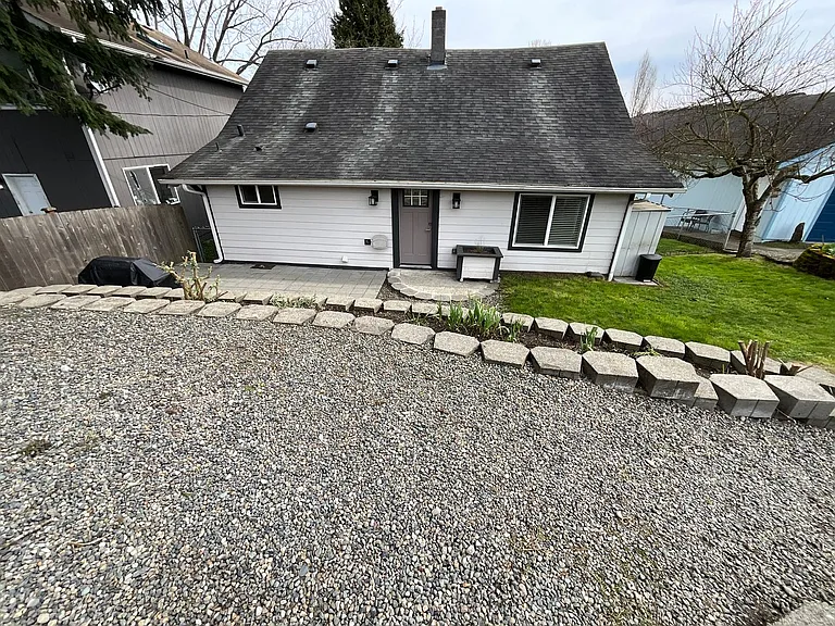 2120 E Grand Ave — Photo 22
