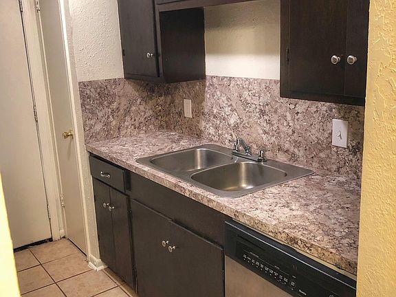 2nd image of 1616 Bellaire Blvd APT 10
