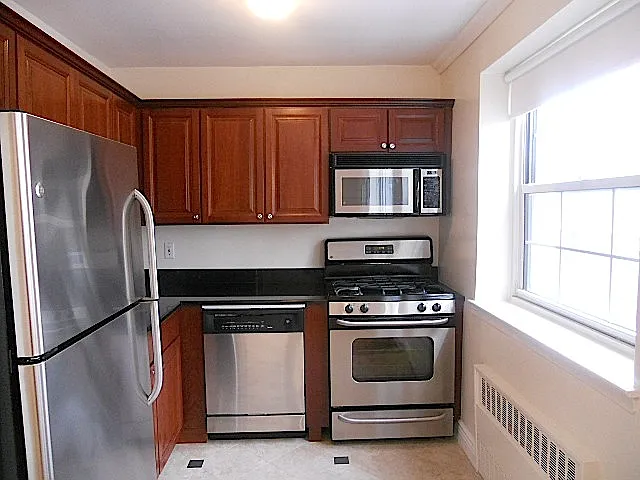 Edwards St — Photo 9
