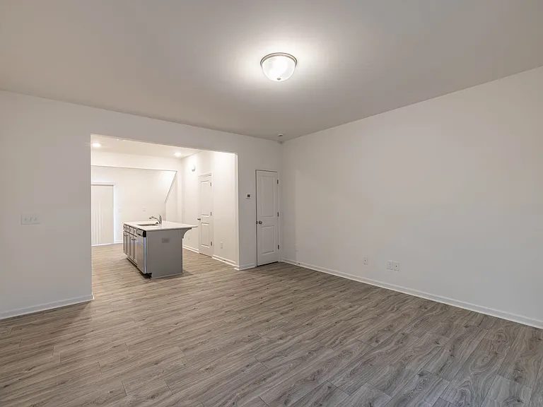 1373 Darlington Dr — Photo 3