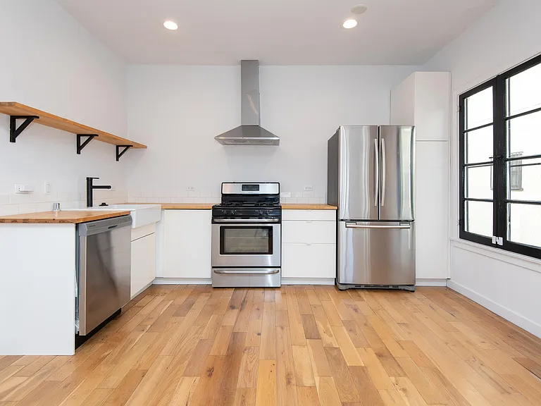 409 N Genesee Ave #3 — Photo 2