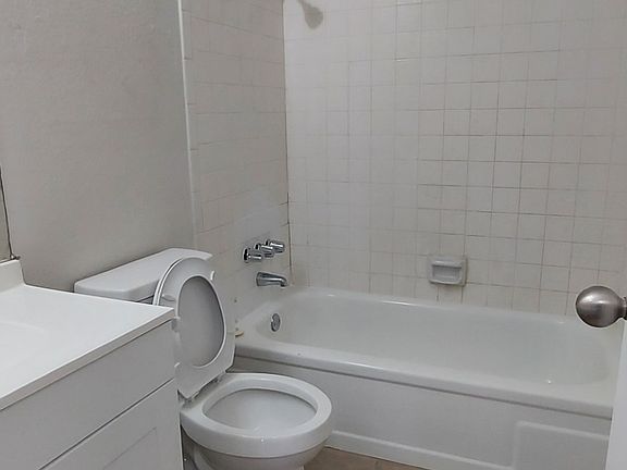 2nd image of 5800 Bromley Ave APT 39