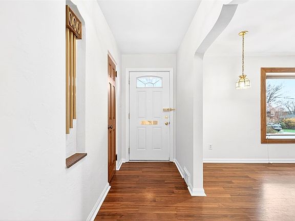 2nd image of 2 Terraceview Ave