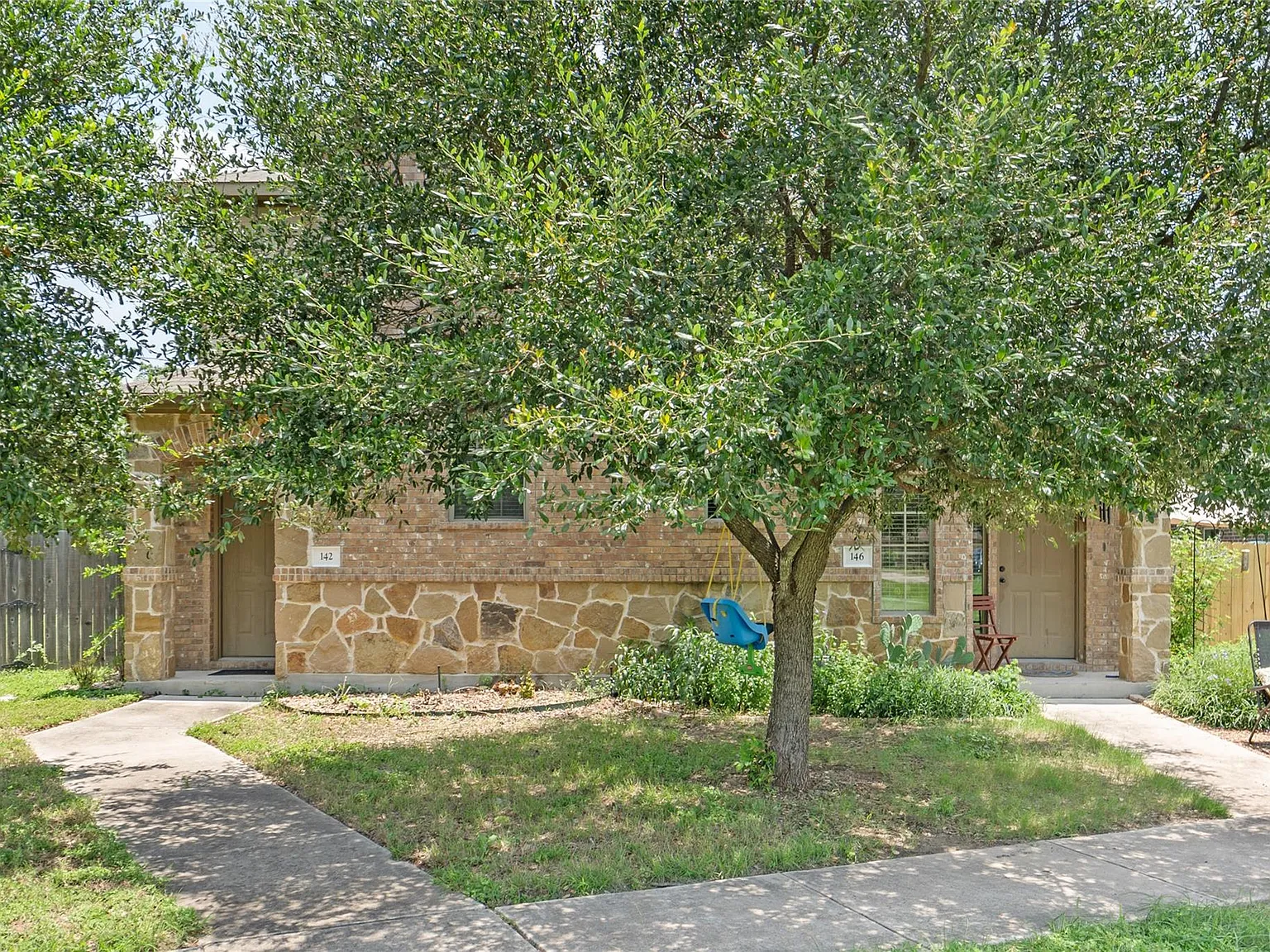 3 bed, 2.5 bath, 1430 sqft, $1,925 — Photo 2