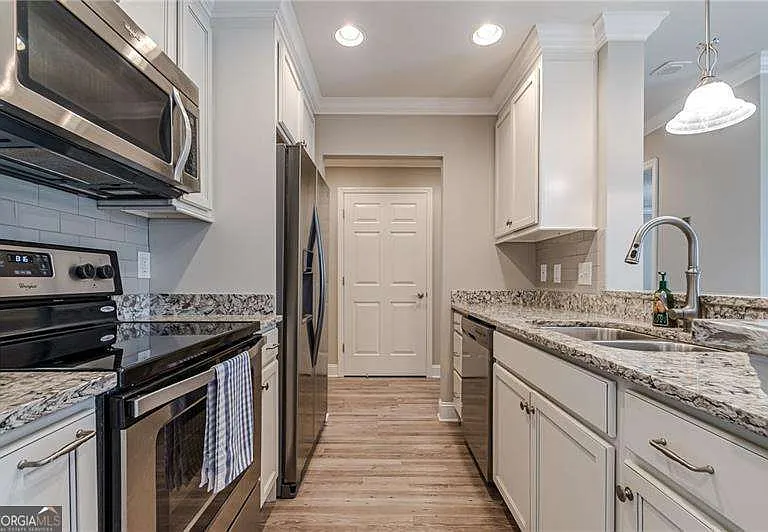300 Johnson Ferry Rd NE #A610 — Photo 11