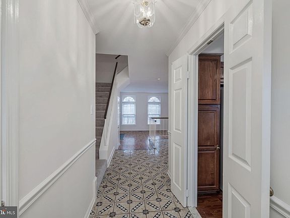 2nd image of 7527 Amesbury Ct