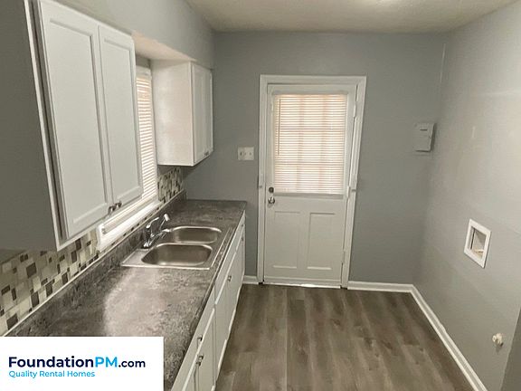 3rd image of 3076 Signal St